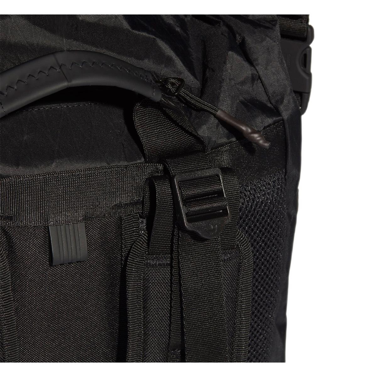 PLECAK TURYSTYCZNY WODOODPORNY 27,5L ADIDAS GD4798 PLECAK TURYSTYCZNY WODOODPORNY 27,5L ADIDAS GD4798